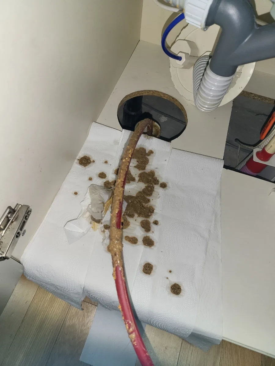 충청남도 천안시 싱크대·변기 막힘 현장 작업 사진 — 직접 대처 요령과 전문가의 근본적인 해결 기준