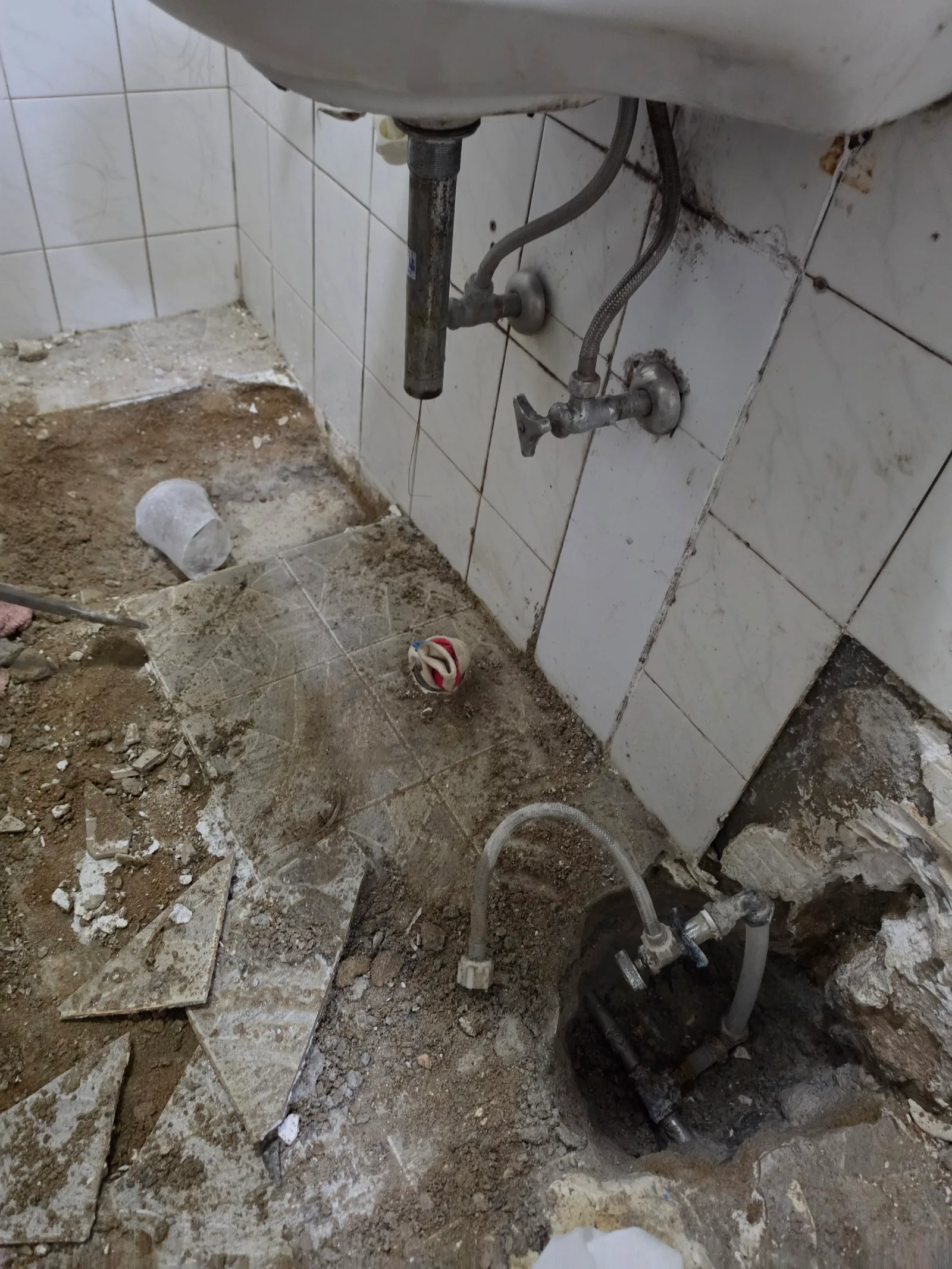 경상북도 군위군 누수 탐지·수리 현장 작업 사진 — 현장 상황에 맞는 전문 진단과 정밀 수리 진행 과정